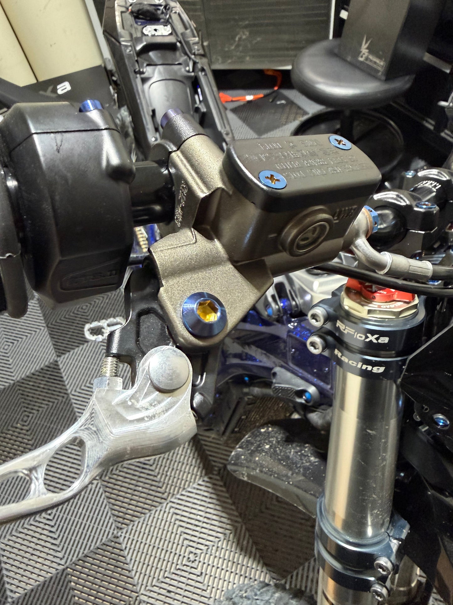 Ultra Bee Handle Bar Titanium Kit ($80 Value)